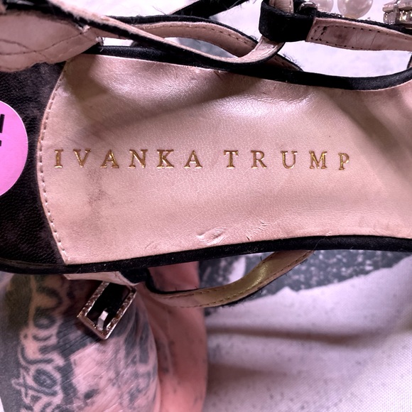 Ivanka Trump Heels - Picture 4 of 5